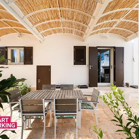 Marangi Con Piscina By Wonderful Italy